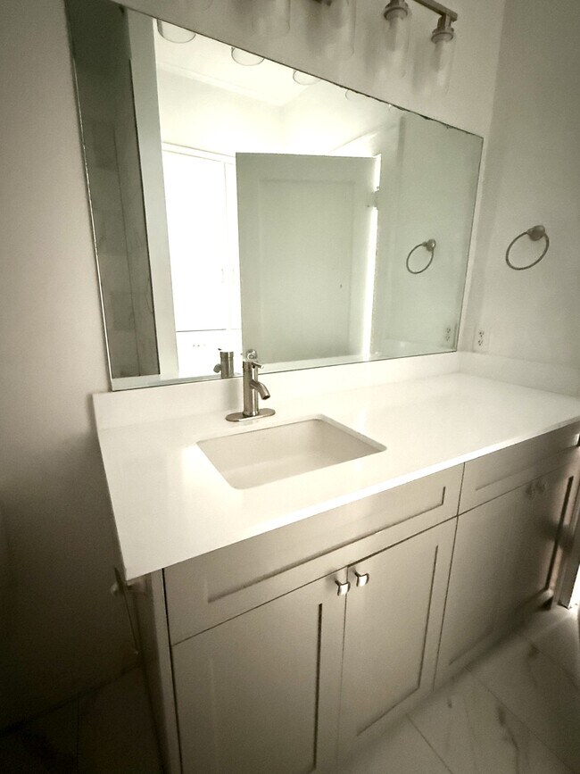 Building Photo - 316 K St SW