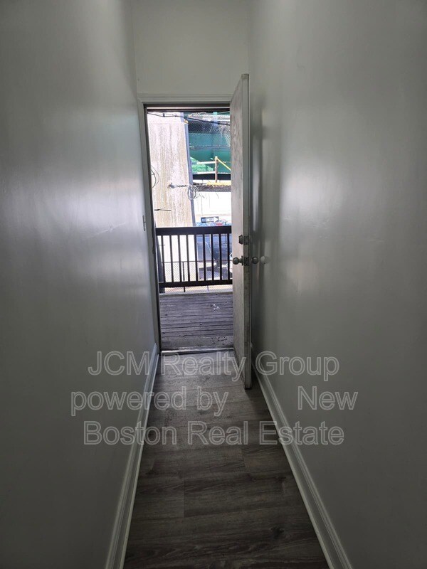 Building Photo - 138 Chestnut St