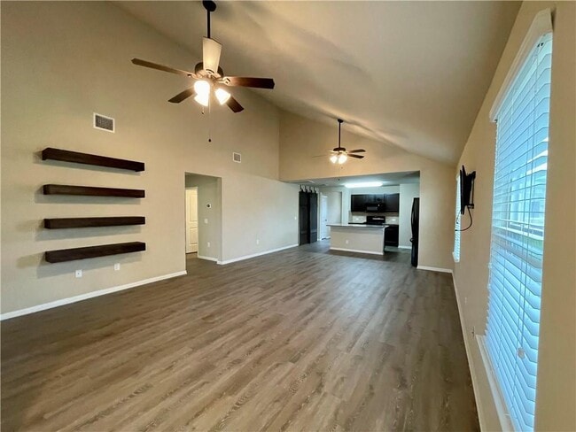 Building Photo - 222 Camellia Dr