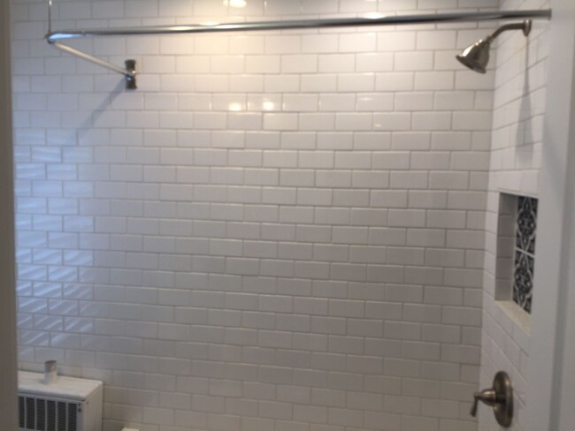 Building Photo - Just renovated 3 bed 2 bath home in emmaus.
