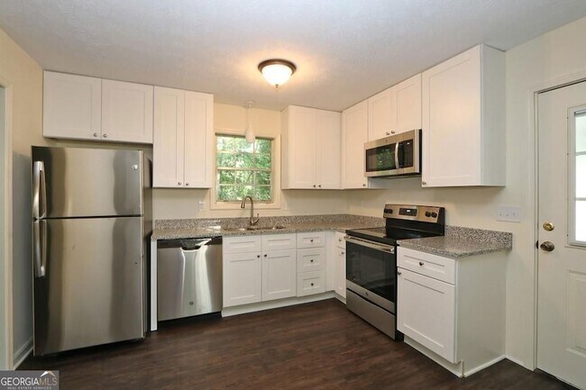Building Photo - 4215 Fawn Ln SE