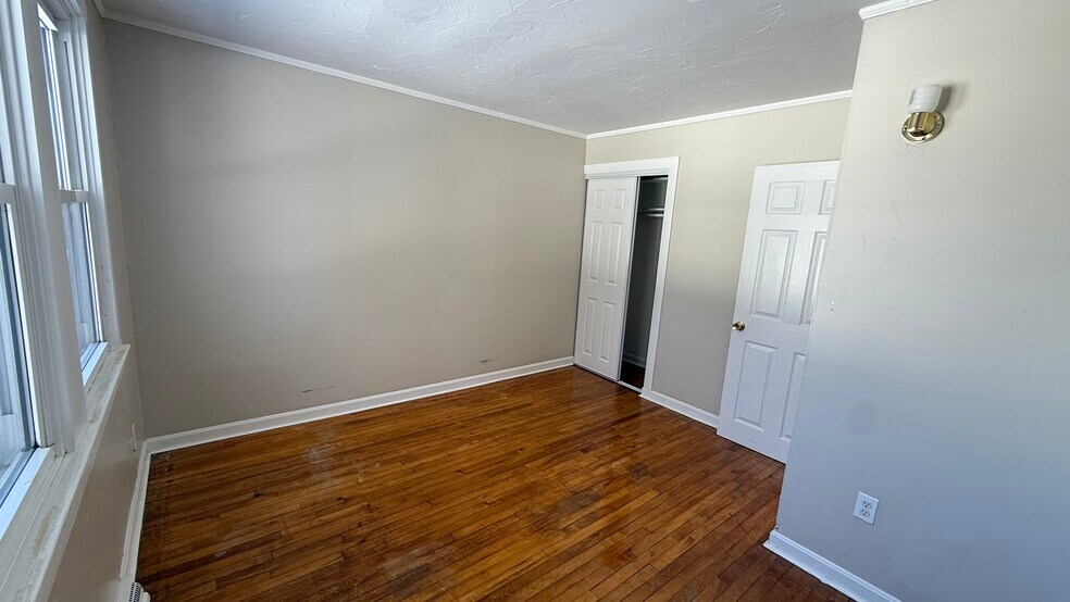 Building Photo - 78 Willard St