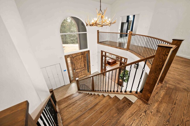 Building Photo - Exquisite Lookout Mountain Estate – Where ...