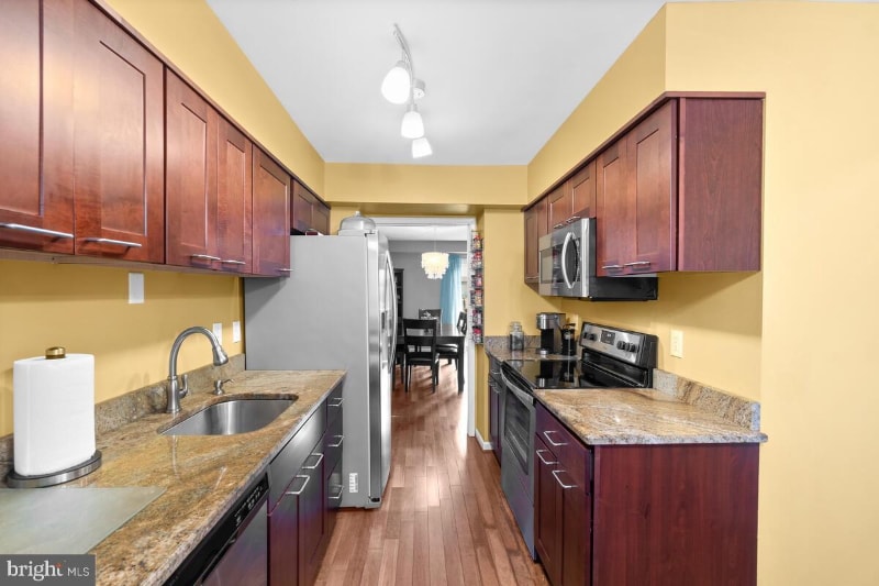 Building Photo - 5615 Open Sky