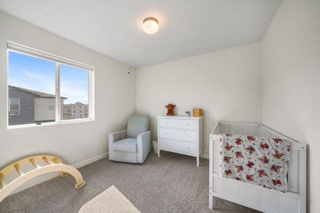 Building Photo - 972 W 540 S