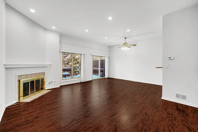 Building Photo - 1017 Arbor Ct