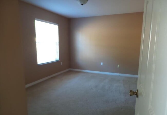 Building Photo - 305 Seclusion Blvd