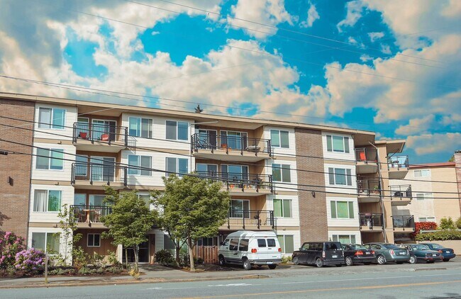 Building Photo - Gilmanor Apartments - 1BD/1BA Renovated Ap...