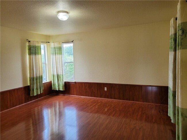 Building Photo - 312 Sweet Leaf Ln