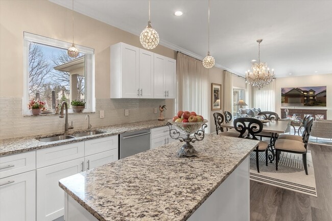 Building Photo - 37440 Curwood Dr