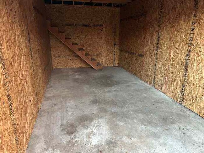 Building Photo - 512 McElroy Rd