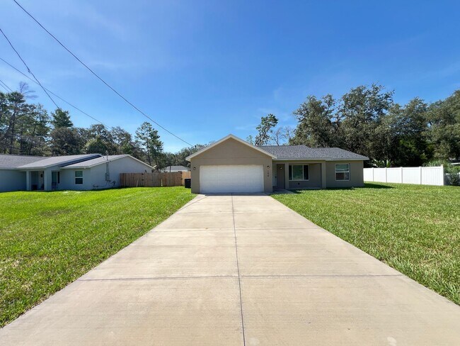 Building Photo - Beautiful 3 Bedroom, 2 Bathroom Home in Oc...