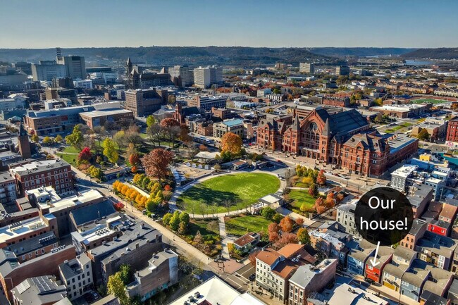 Building Photo - 1408 Pleasant St