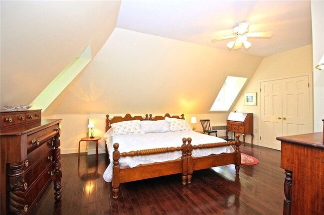 Building Photo - 434 Bellevue Ave