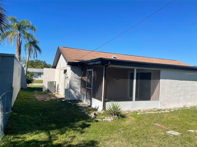 Building Photo - 3704 Haven Dr