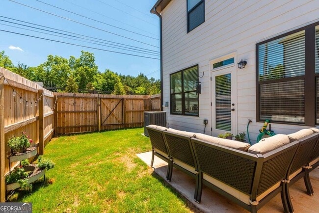 Building Photo - 40 Caison Dr