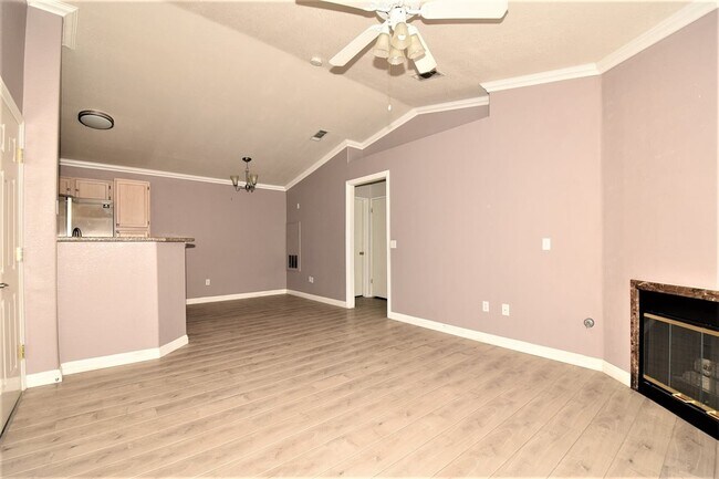 Building Photo - Stunning 1 Bed 1 Bath Condo On 2nd Floor at Opulence!