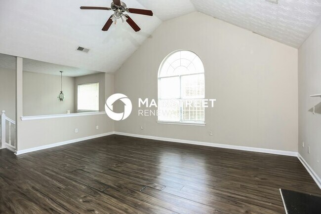 Building Photo - 3 Bedroom Pet-Friendly Home in Atlanta, GA with Main Street Renewal