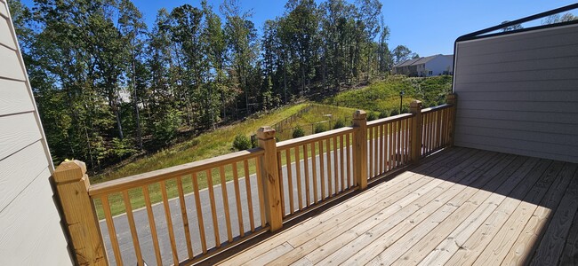 Building Photo - 1240 Ainsworth Alley