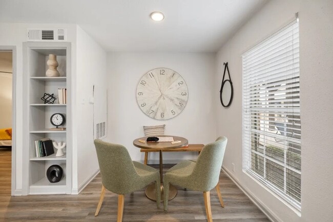 Primary Photo - 2800 Ashford Trail Dr