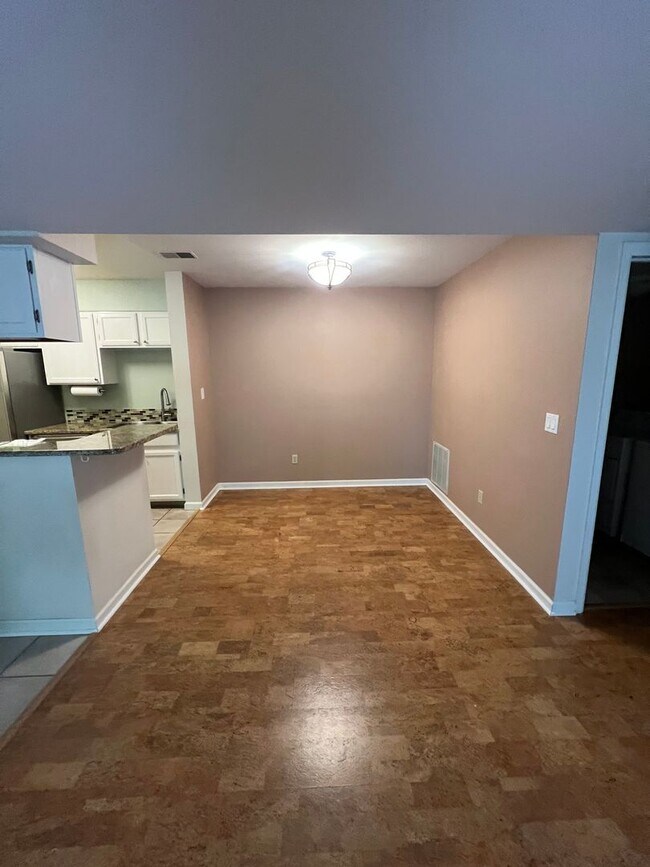 Building Photo - CHARMING 2 Bed 2 Bath Condo in Gunbarrel- ...