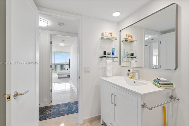 Building Photo - 2200 S Ocean Ln