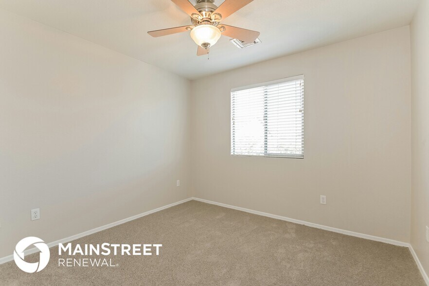 Building Photo - 10559 E Pleasant Pasture Dr
