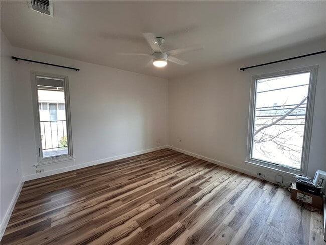 Building Photo - 8617 Putnam Dr