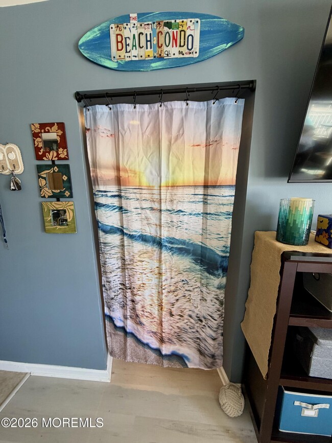 Building Photo - 1810 Central Ave