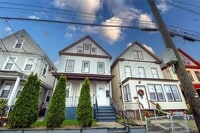 Building Photo - 14 Elm St