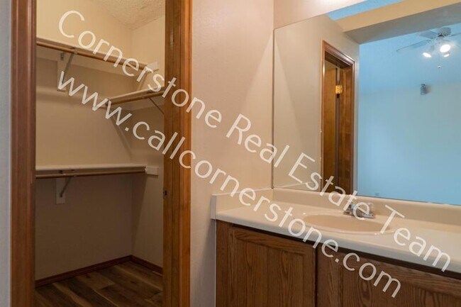 Building Photo - 3050 Haystack Dr