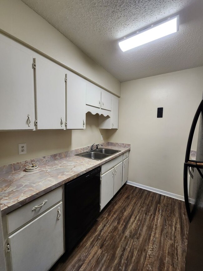 Building Photo - Coming Soon -2 Bedroom 1 Bath -Duplex Lake City