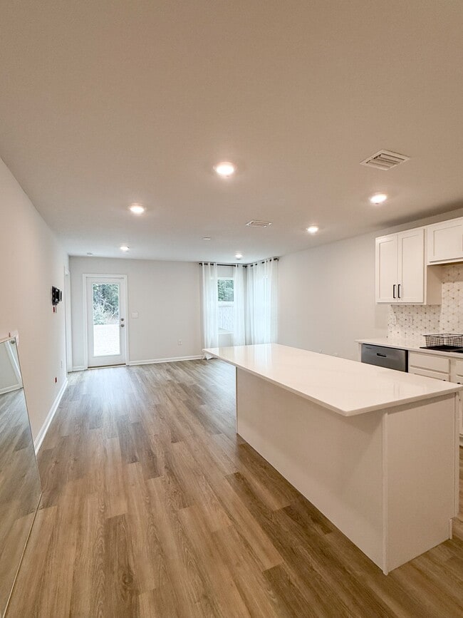 Building Photo - 6359 June Bug Dr