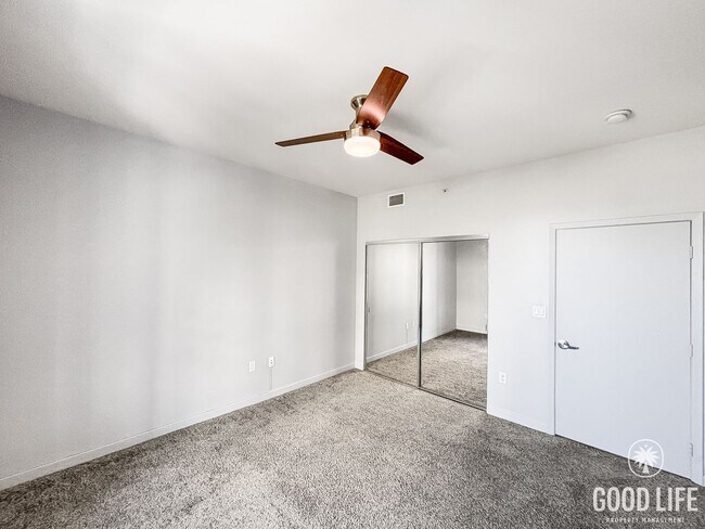 Building Photo - Beautiful 1BD/1BA Condo in Downtown W/ Off...