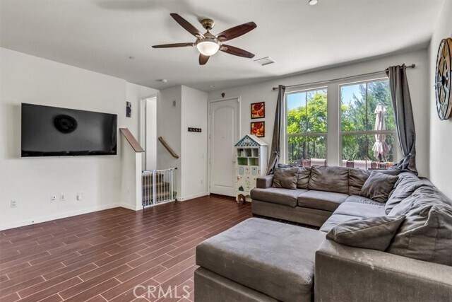 Building Photo - 30 Finch