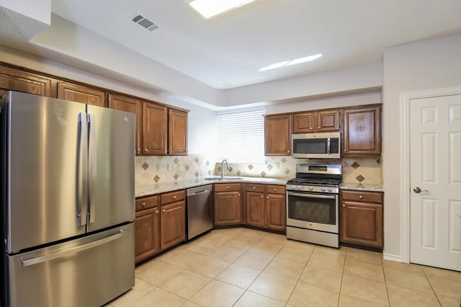 Building Photo - 18748 Vista Del Sol