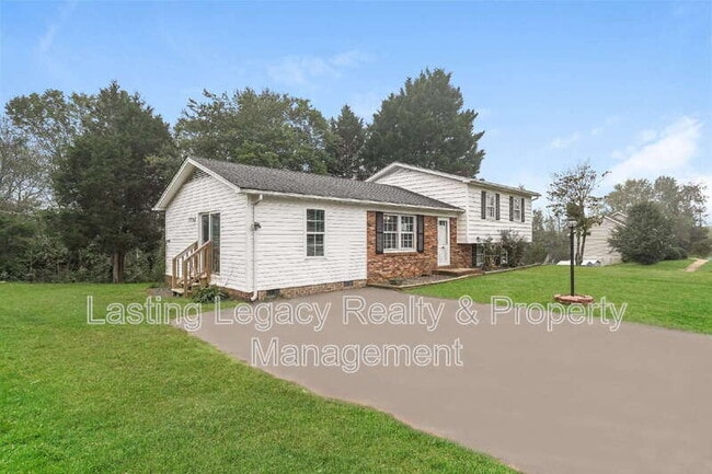 Building Photo - 717 Milling Rd