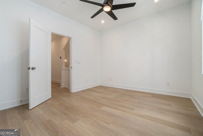 Building Photo - 1829 Gotham Ln NE