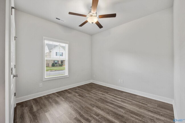 Building Photo - 17246 Chelsea St