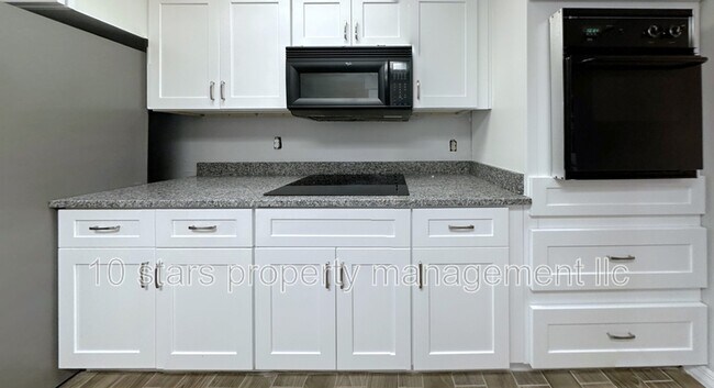 Building Photo - 601 Stone Dr