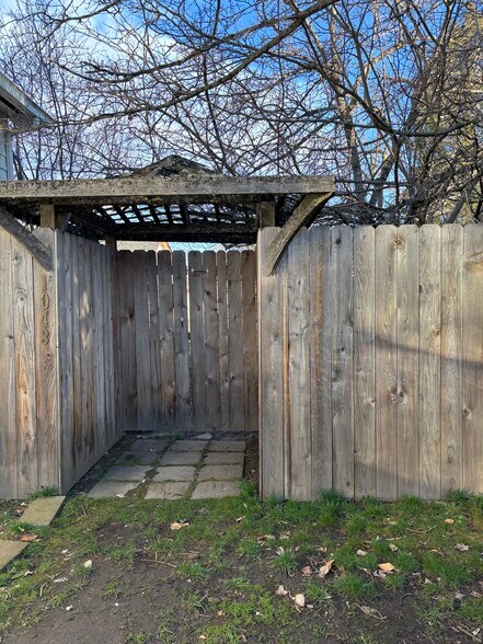 off-street parking and private back yard - 1041 E Main St