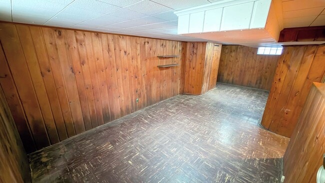 Building Photo - Charming 2BR Home with Yard and Garage in Northeast