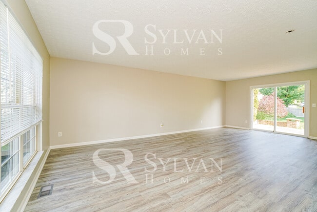 Building Photo - Prepare to fall in love with this 4 bedroo...