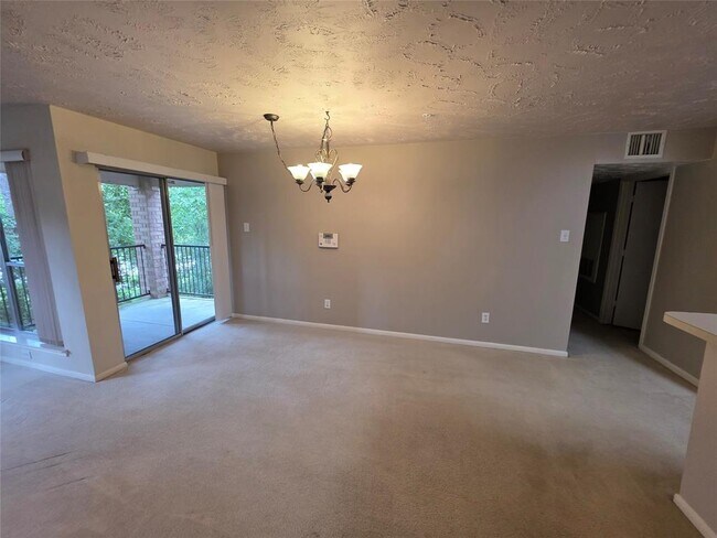 Building Photo - 8051 Bay Branch Dr
