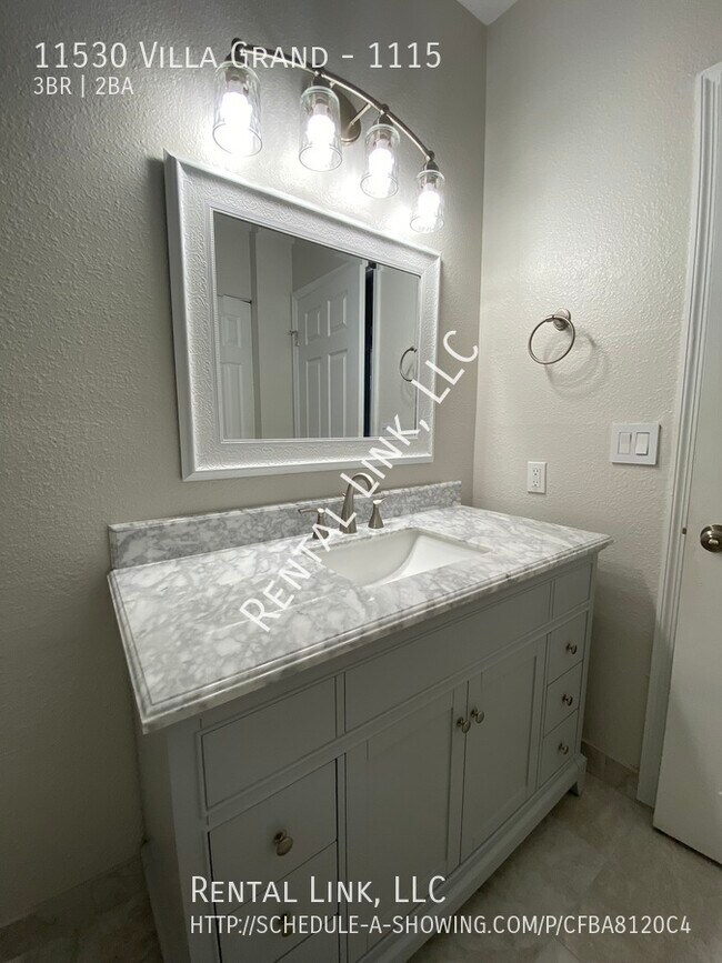 Building Photo - 11530 Villa Grand