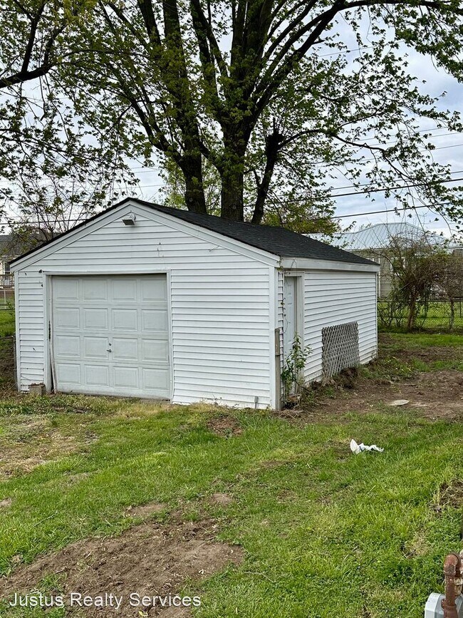 Building Photo - 3 br, 1 bath House - 840 E Roosevelt