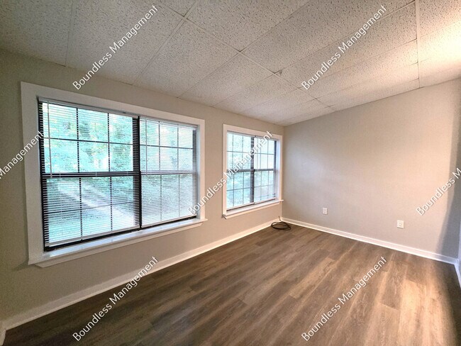 Building Photo - 5183 Suggs St