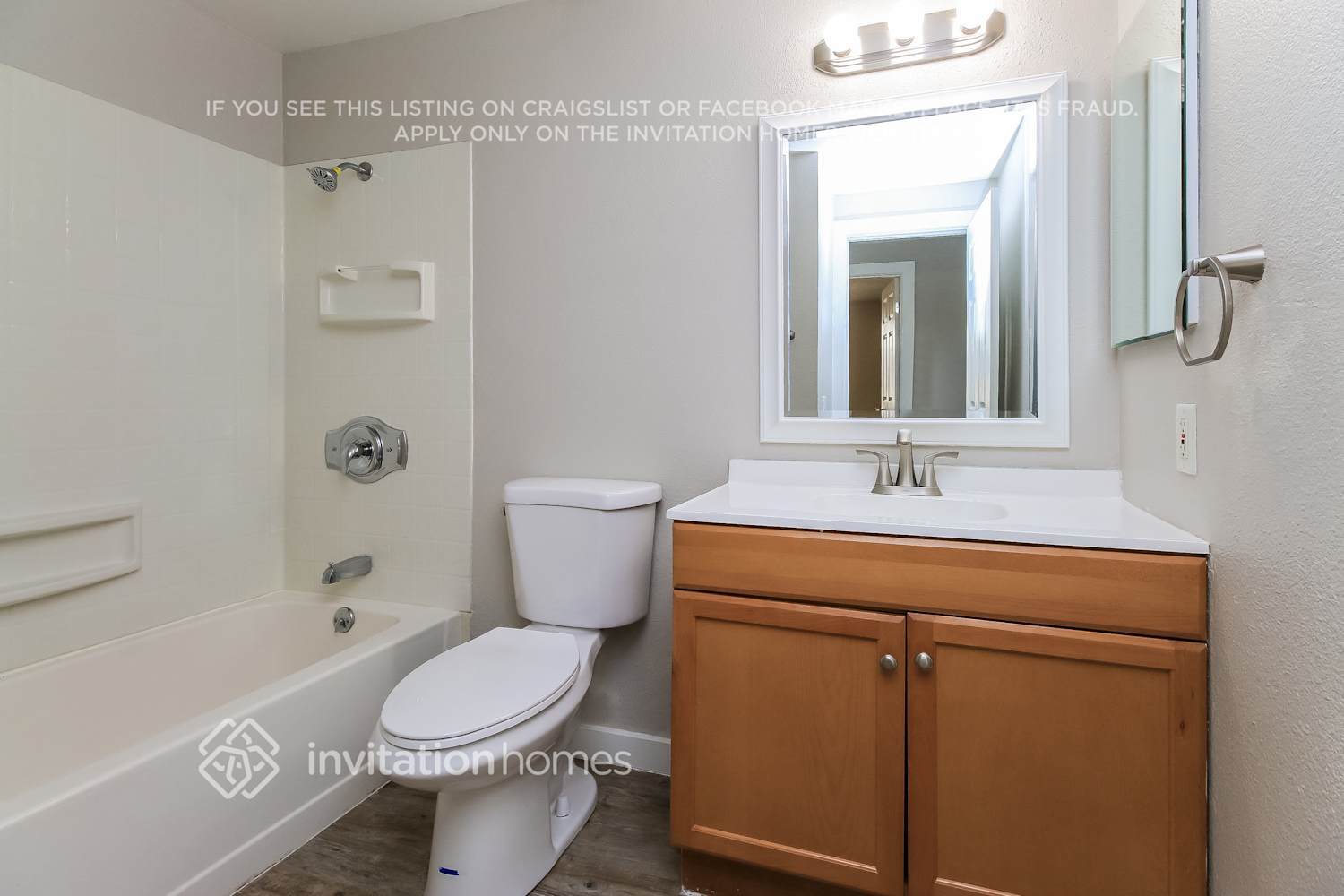 Building Photo - 1418 W Rosal Pl