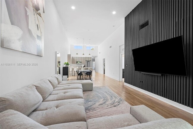 Building Photo - 821 SW 14th St