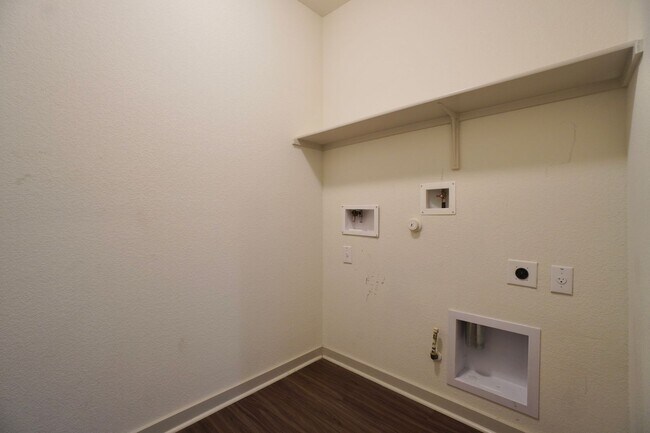 Building Photo - 7612 Lowenfield Dr